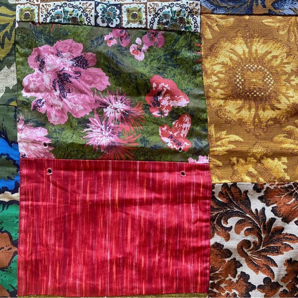 Double Sided Quilted Blanket - Picture 11 of 12